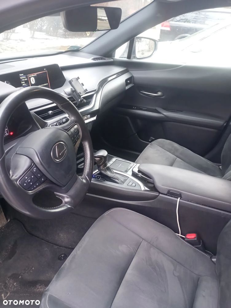 Lexus UX - 5