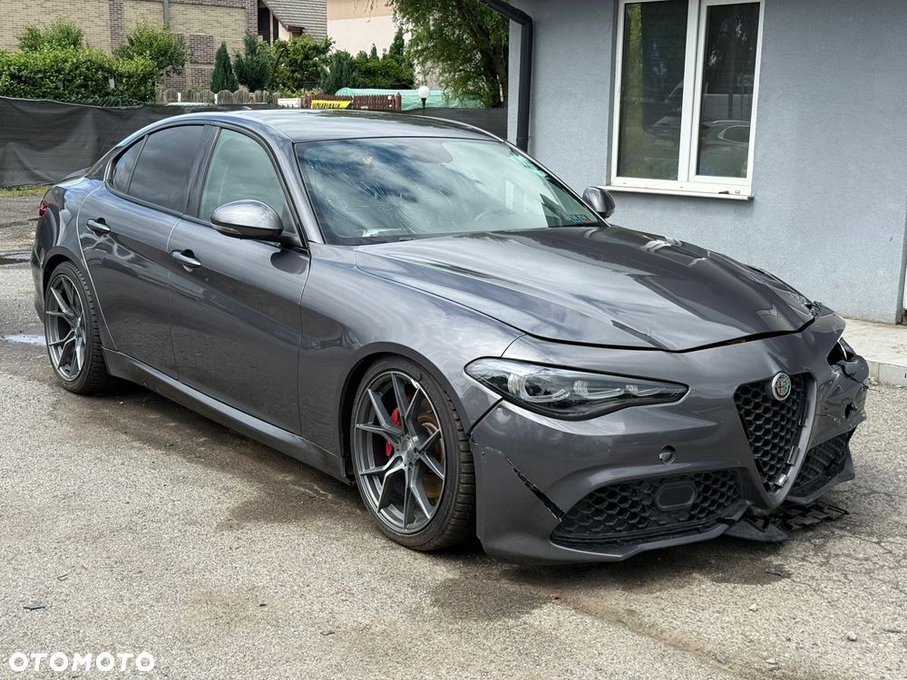 Alfa Romeo Giulia - 4