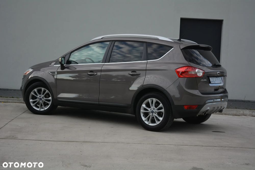 Ford Kuga - 10