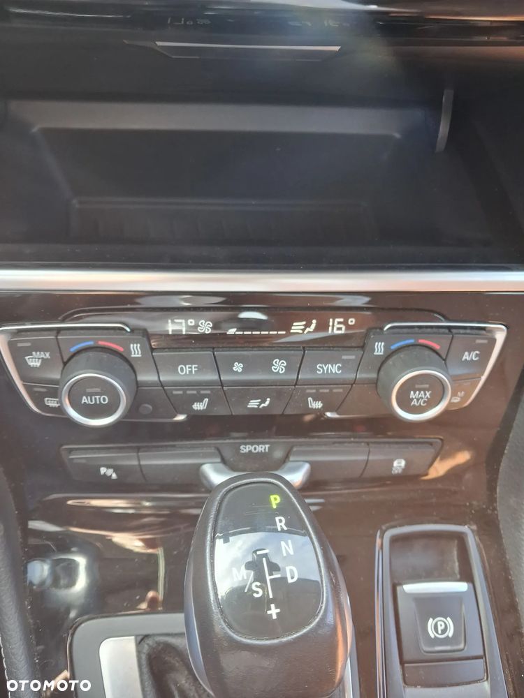 BMW Seria 2 220i Luxury Line - 25