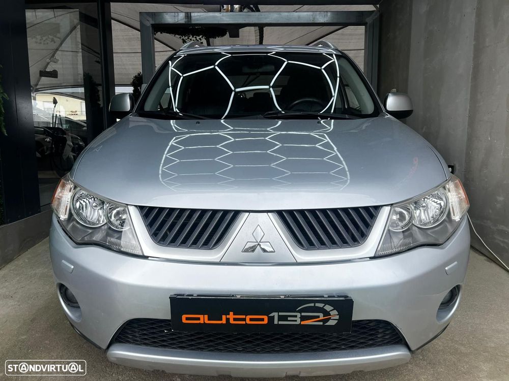 Mitsubishi Outlander 2.0 DI-D Intense 4WD - 2