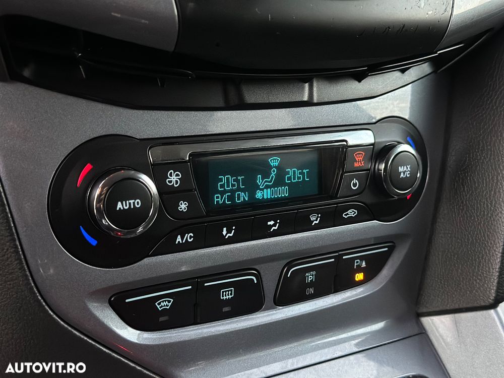 Ford Focus 2.0 TDCi DPF Titanium - 23