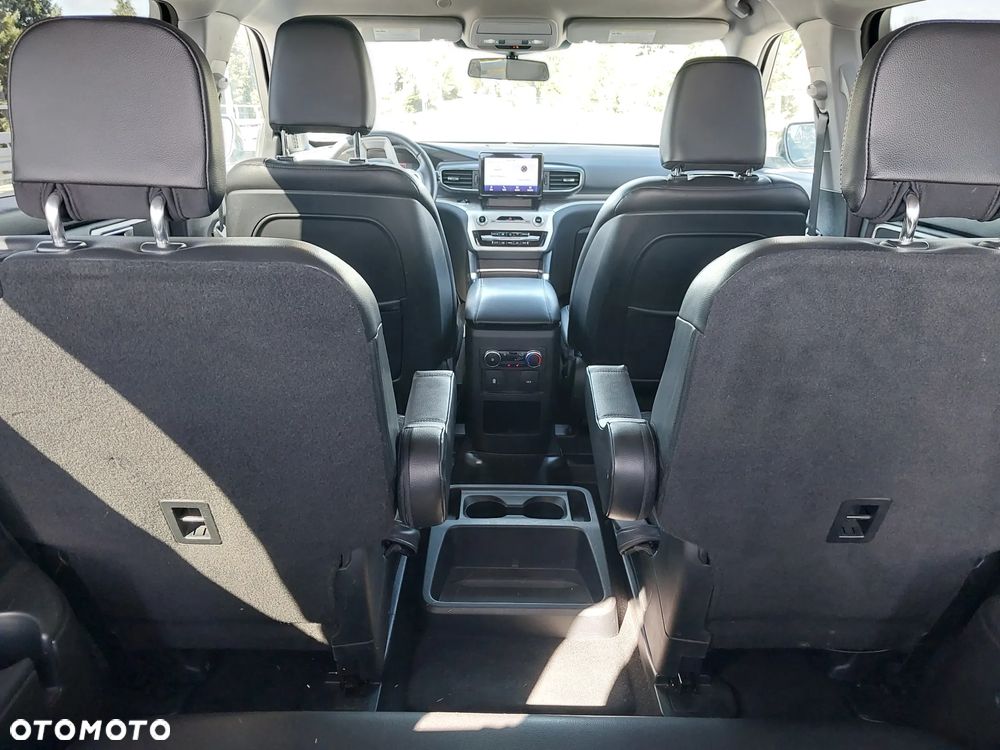 Ford Explorer - 17