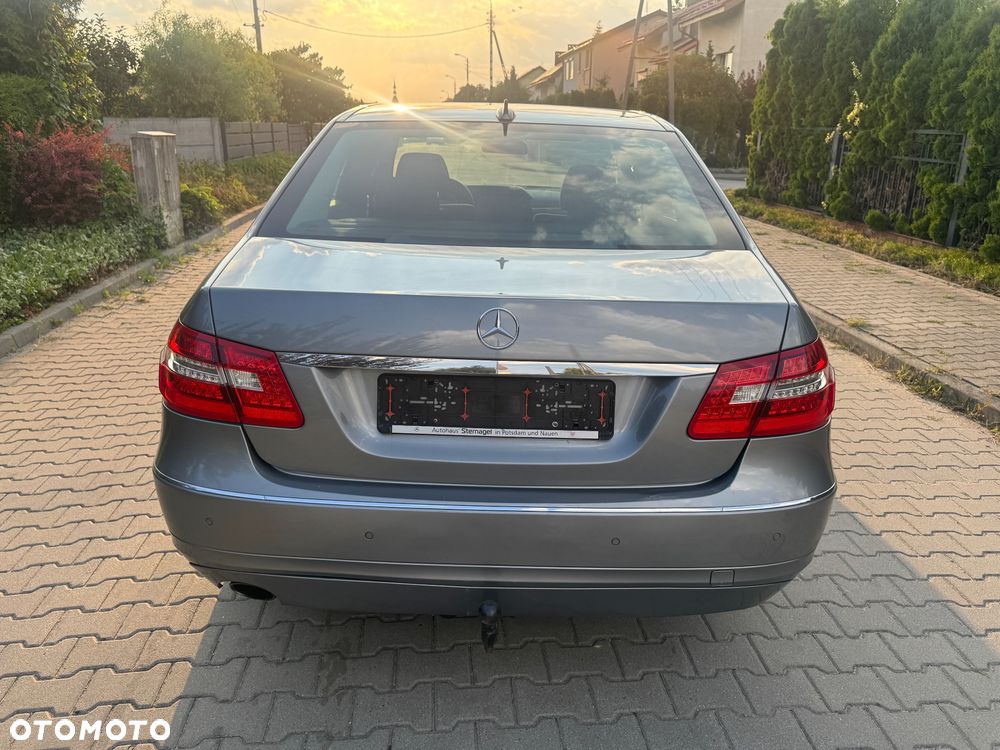 Mercedes-Benz Klasa E 250 CGI BlueEFFICIENCY Automatik Elegance - 6
