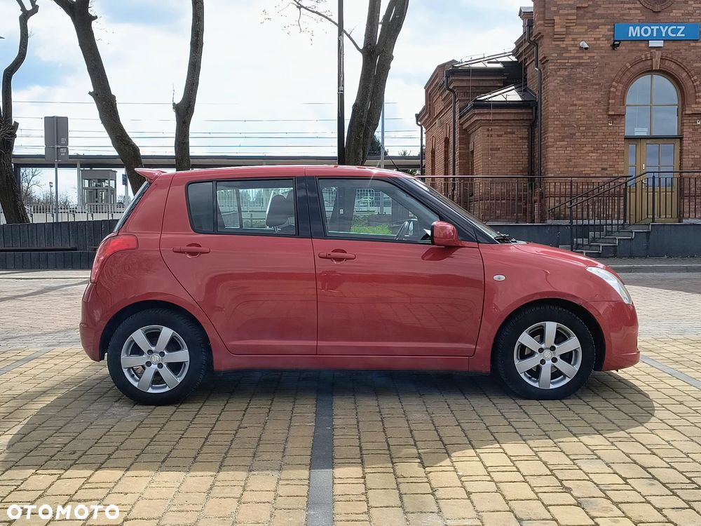Suzuki Swift 1.3 DDiS Comfort - 4