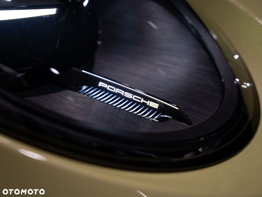 Porsche 911 Carrera T-Hybrid 4 GTS - 24