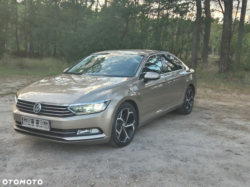 Volkswagen Passat 2.0 TDI (BlueMotion Technology) Highline - 1