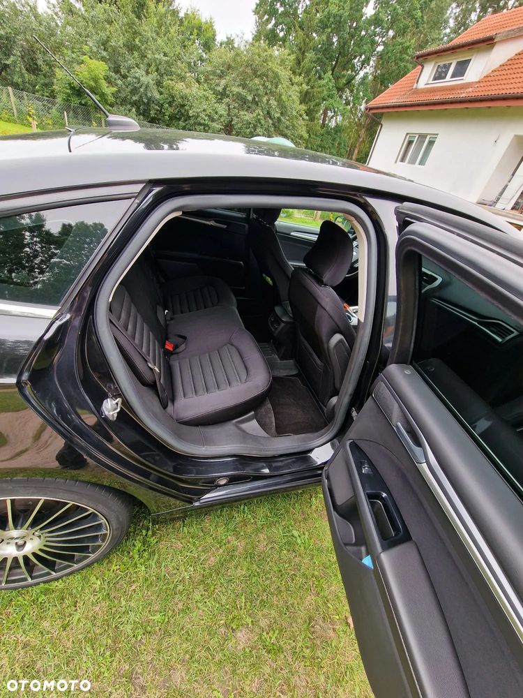 Ford Fusion - 10