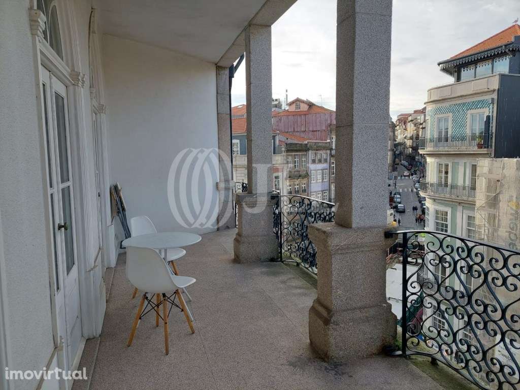 Apartamento T1 Penthouse, em plena baixa do Porto - Grande imagem: 4/16