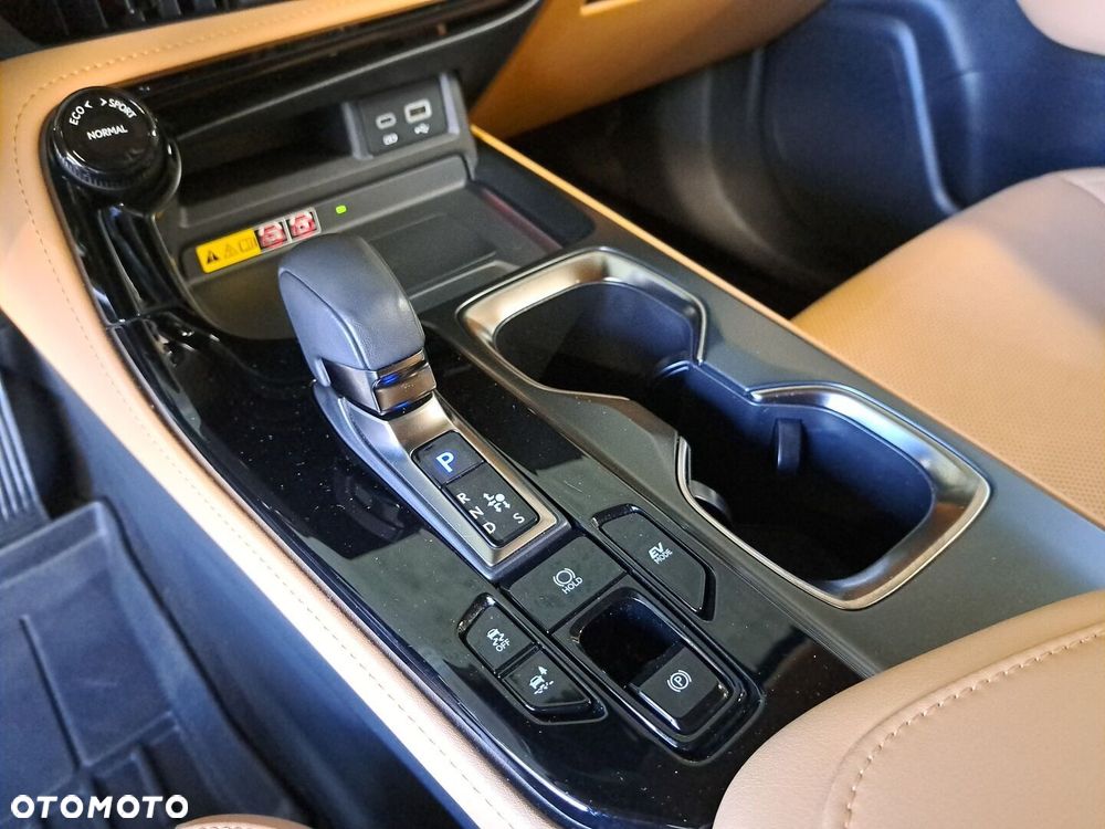 Lexus NX 350h Omotenashi AWD - 27