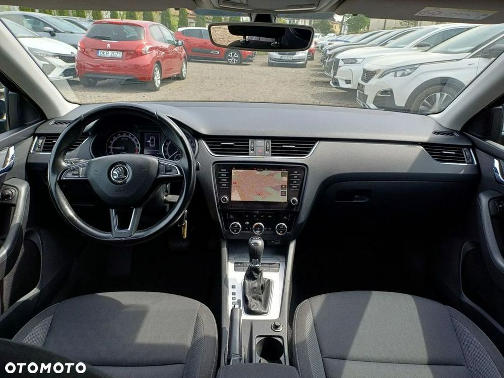 Skoda Octavia 1.6 TDI DSG Clever - 20