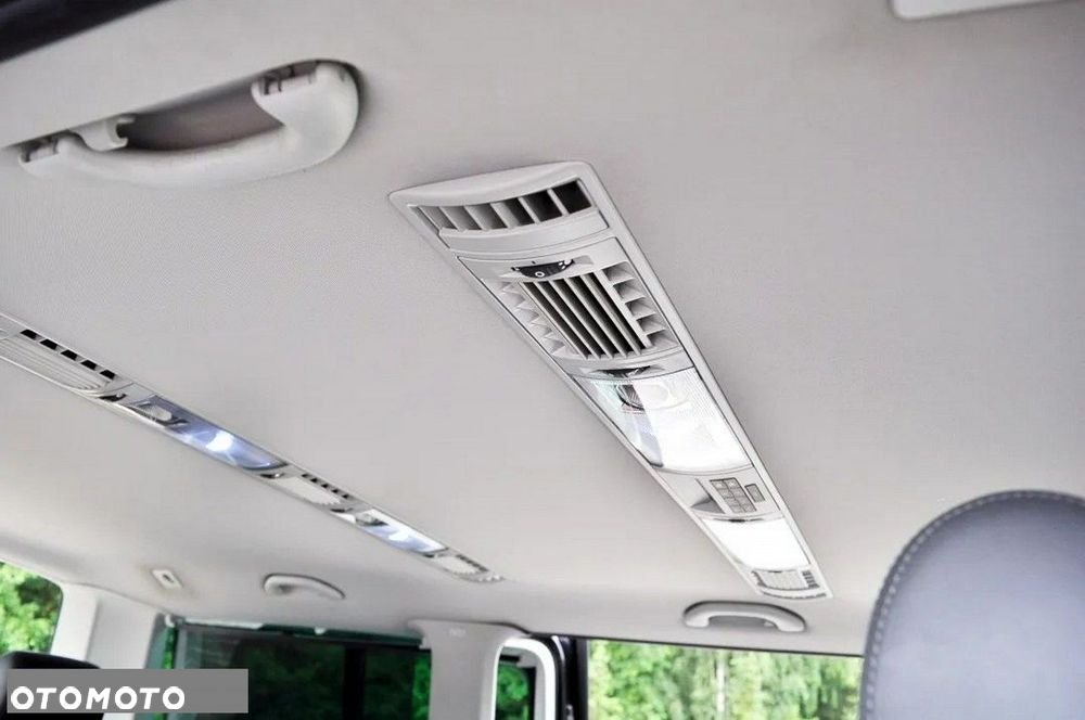 Volkswagen Multivan - 17