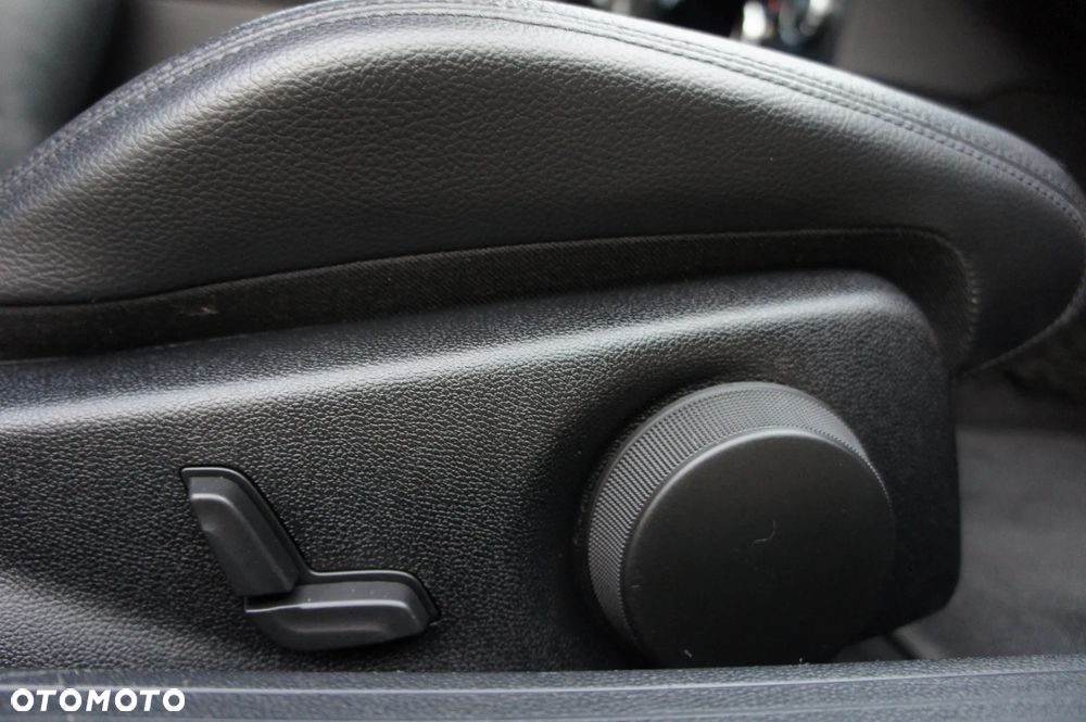 Mercedes-Benz Klasa C 180 BlueEFFICIENCY - 22