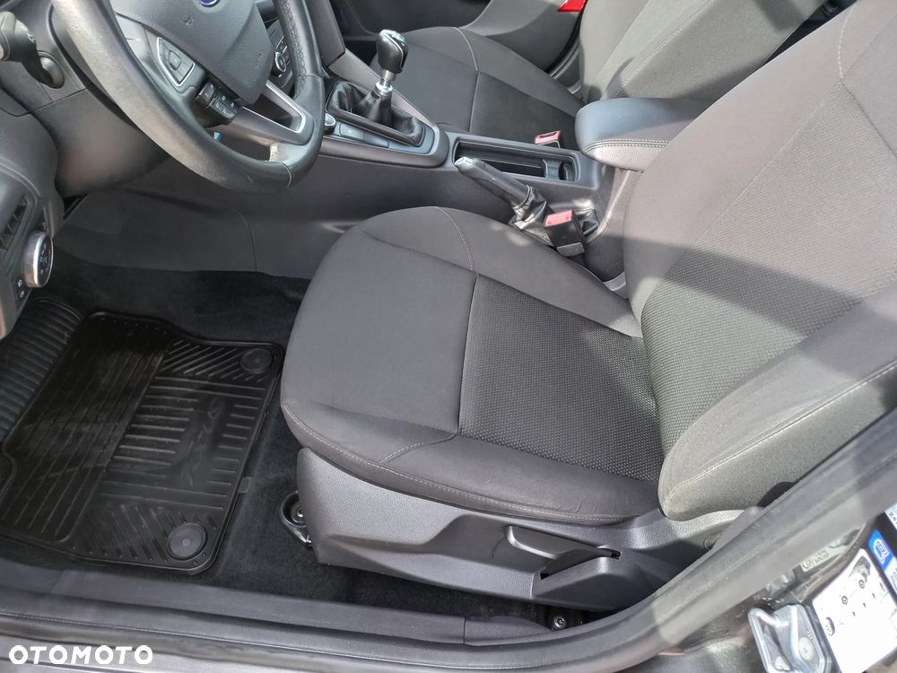 Ford Focus - 22