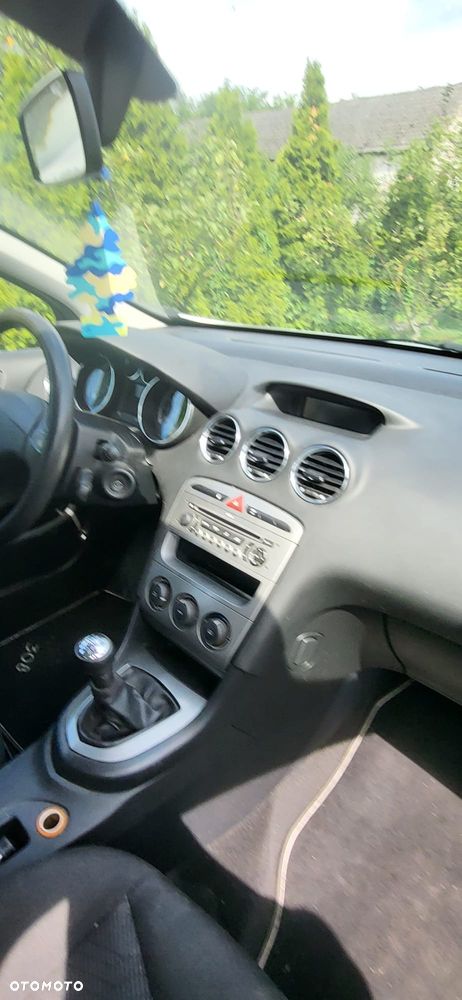 Peugeot 208 - 5