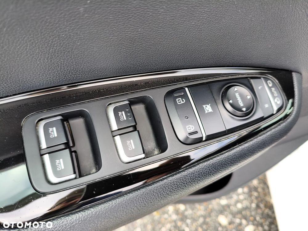 Kia Optima Sportagon 2.0 CVVL Vision - 24