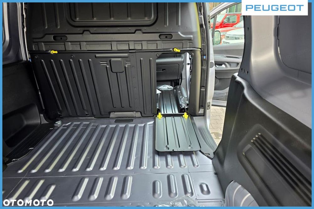 Peugeot Partner Van L2H1 EAT8 1.5 130KM - 9