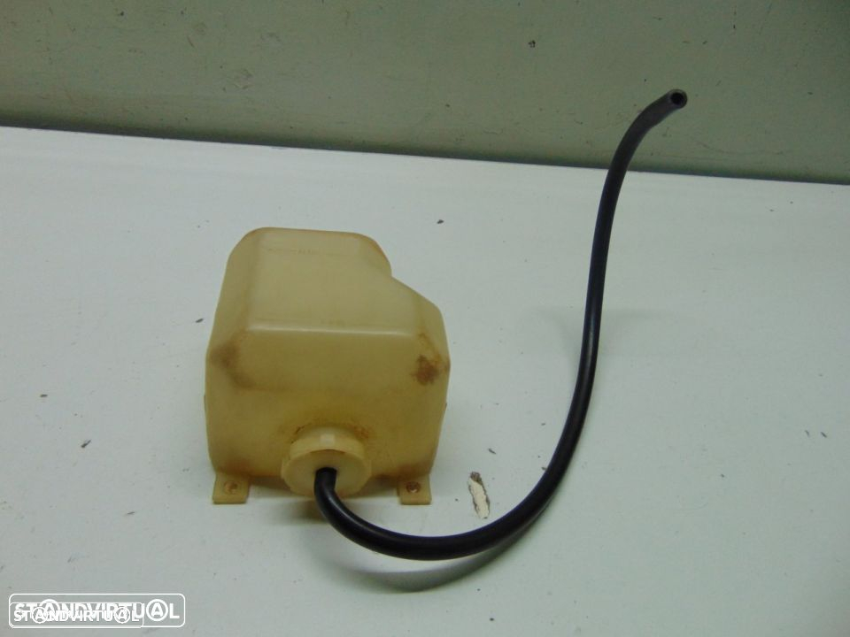 Ford Cortina MK5 - depósito da água - 3