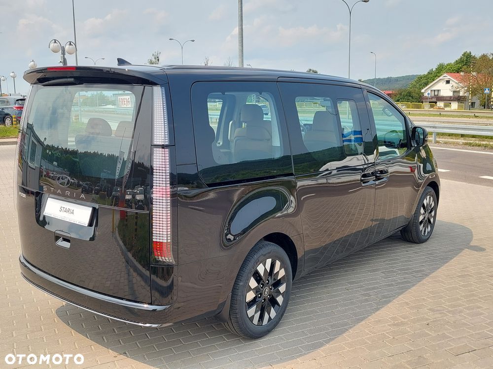 Hyundai Staria 1.6 T-GDI HEV Luxury - 3