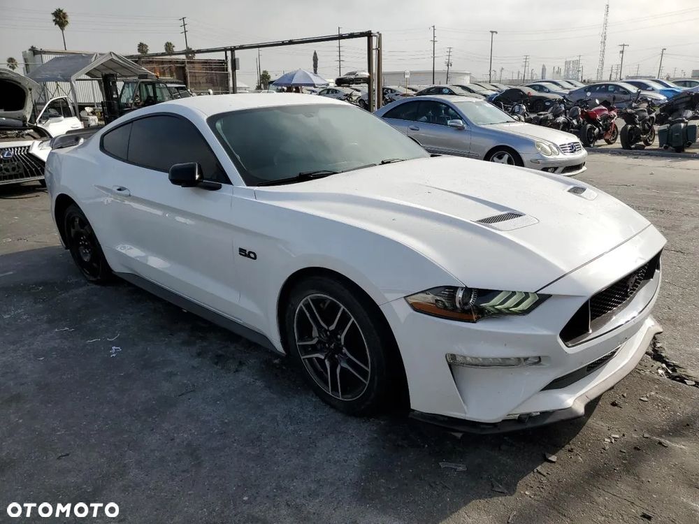 Ford Mustang 5.0 V8 GT - 2