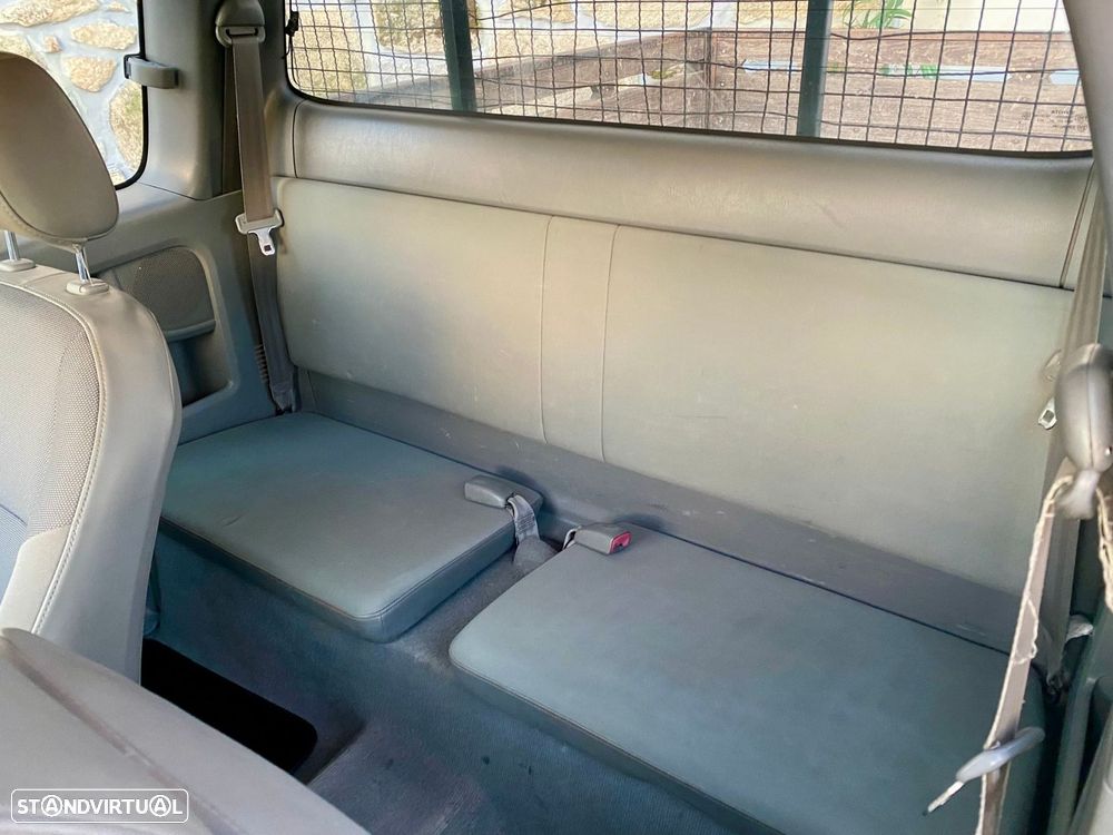 Toyota Hilux 2.5 D-4D 2WD CE PM+AC - 5
