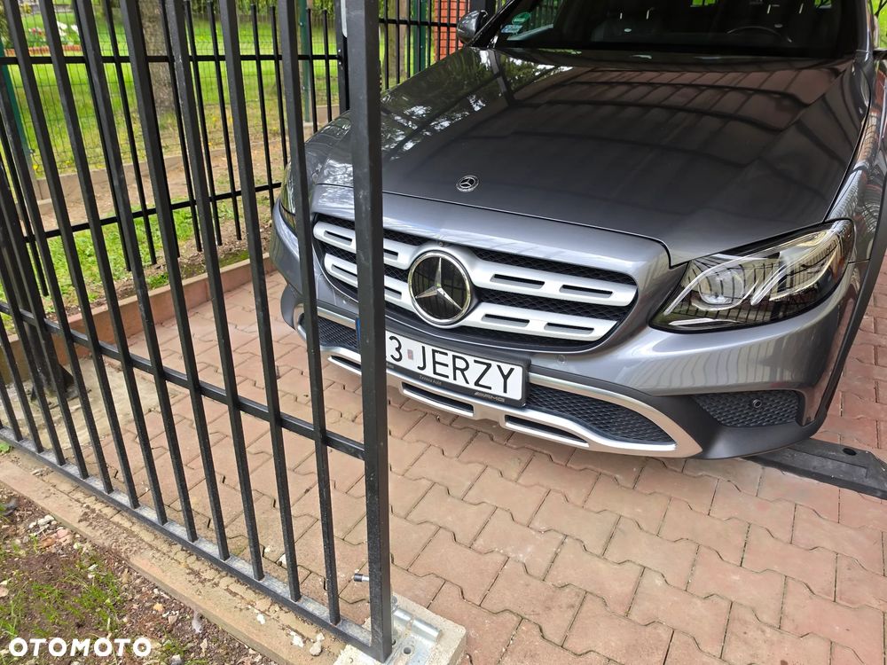 Mercedes-Benz Klasa E 220 d 4-Matic All-Terrain - 16