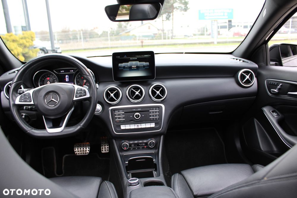 Mercedes-Benz Klasa A 250 4Matic 7G-DCT AMG Line - 32