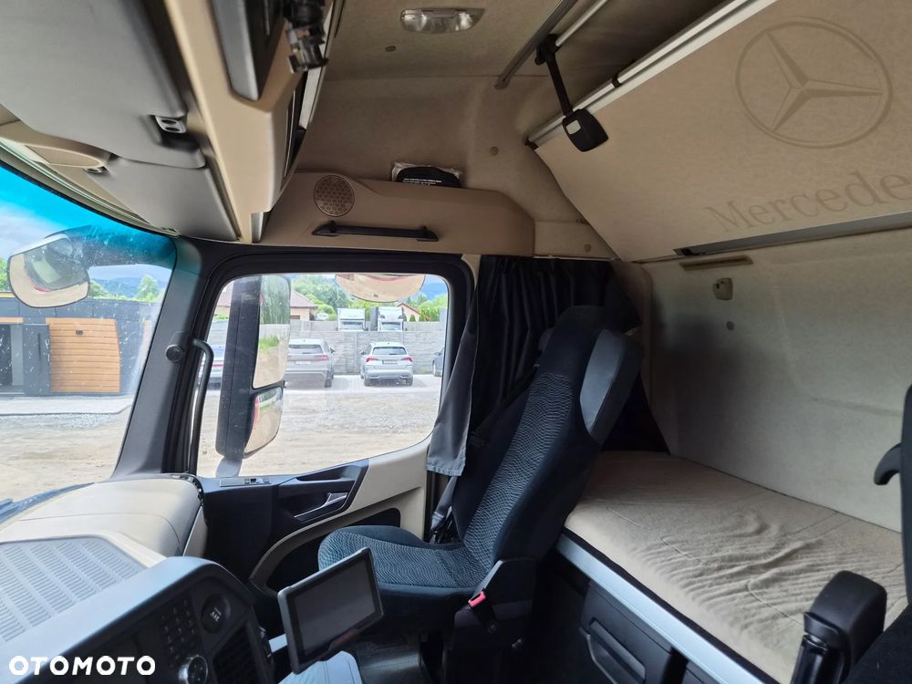 Mercedes-Benz Actros - 6