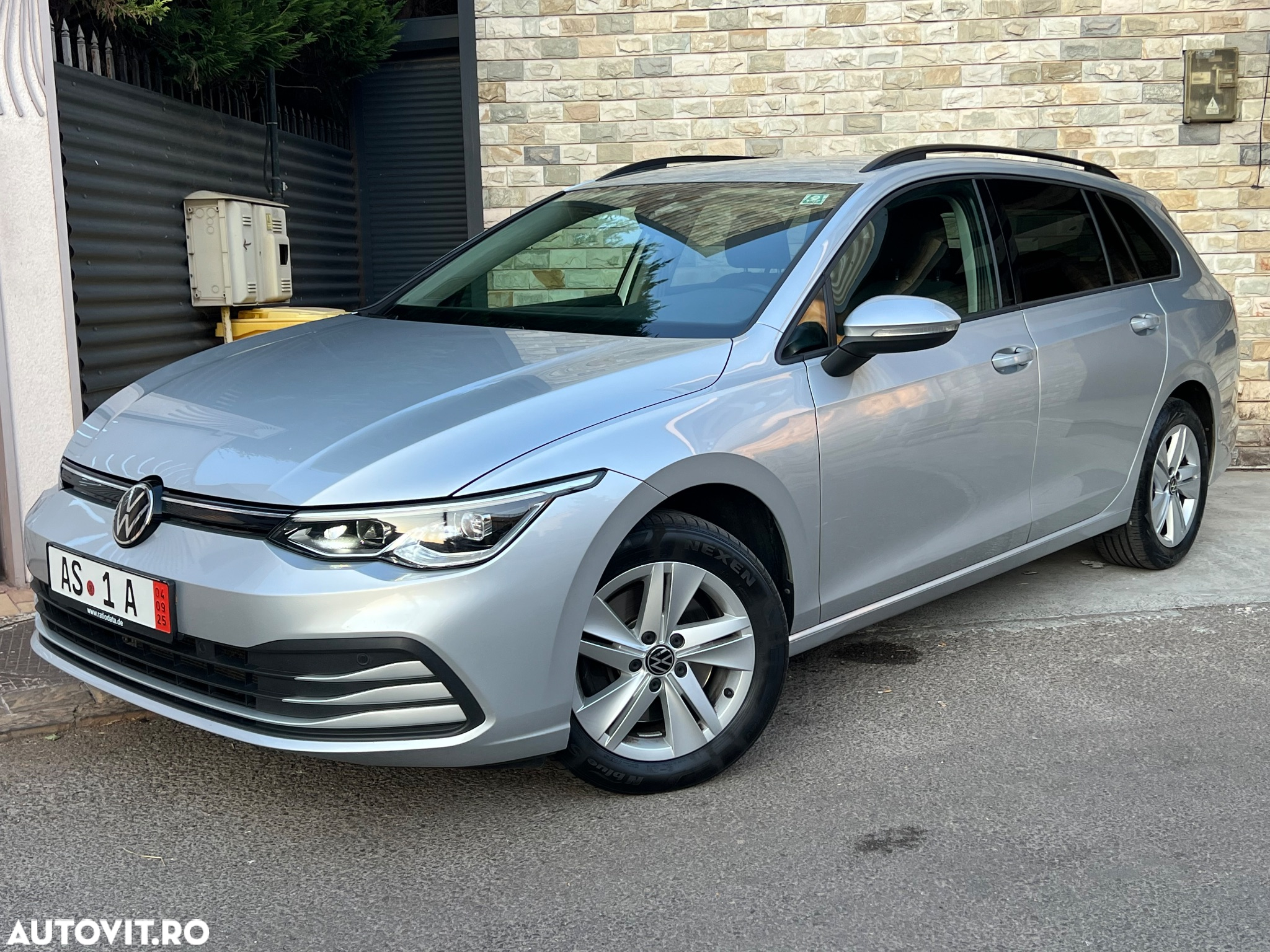 Volkswagen Golf ver-variant-2-0-tdi-116cp-dsg-life - 2