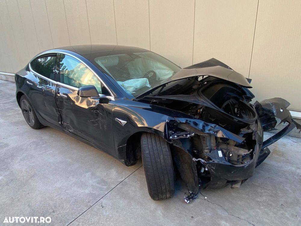 Tesla Model 3 Standard Reichweite Plus Hinterradantrieb - 9