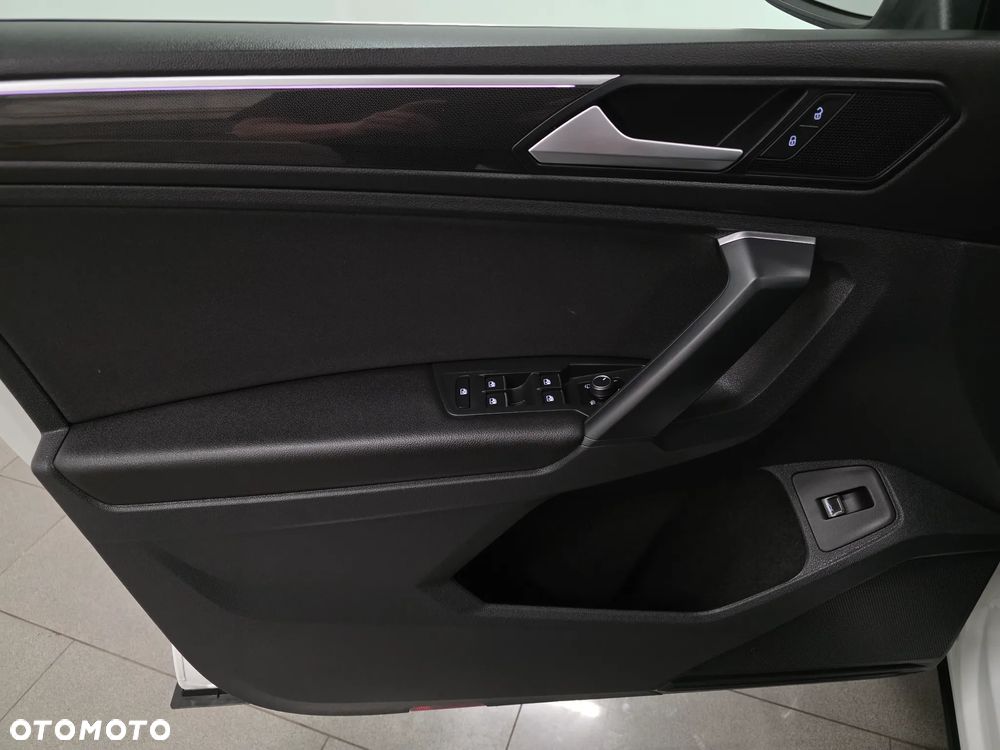 Volkswagen Tiguan 1.5 TSI EVO Elegance DSG - 23