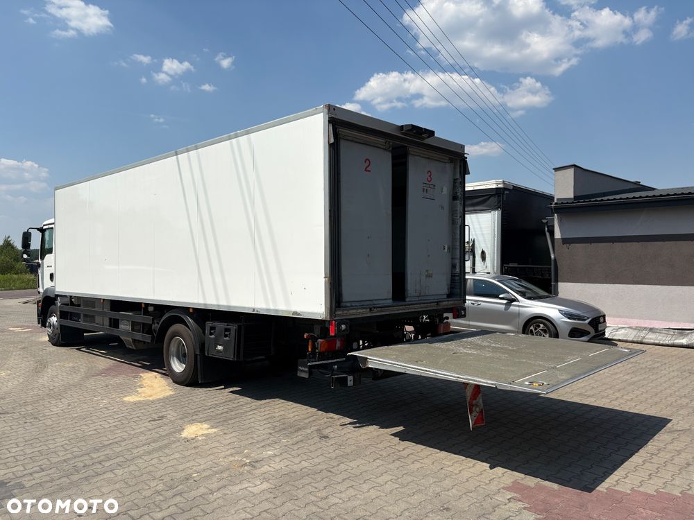 MAN TGM 15.250 / CHŁODNIA CARRIER / DZIELONA KOMORA / DMC 16.000kg / 385.000km przebiegu / WINDA / EURO 6 - 14