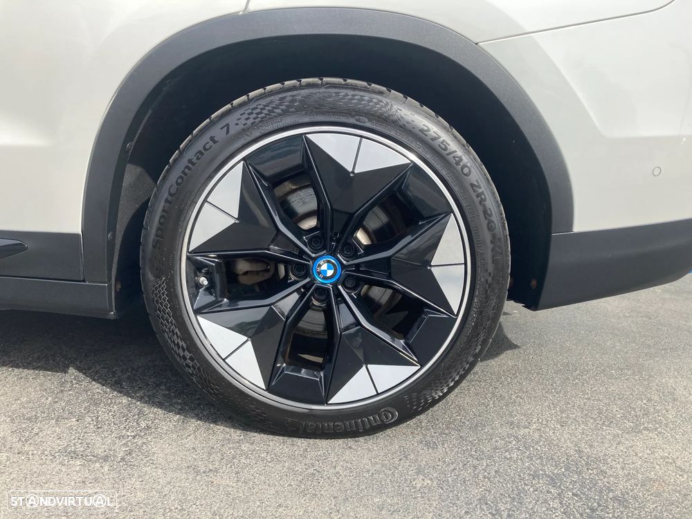 BMW iX3 Impressive - 13