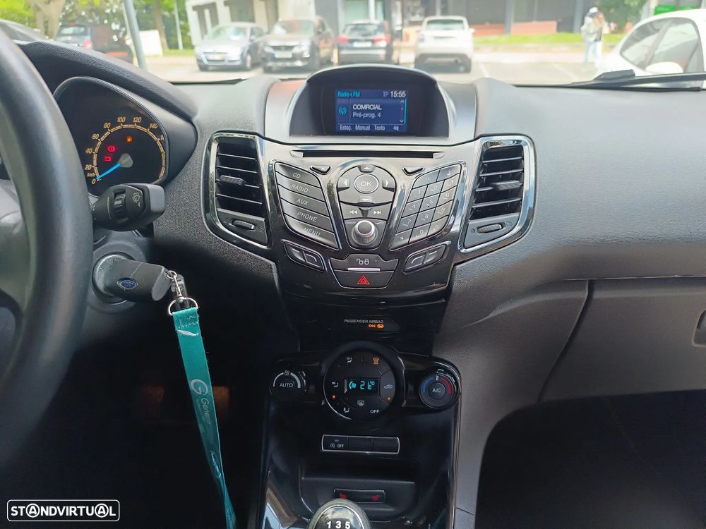 Ford Fiesta 1.5 TDCi Titanium - 24