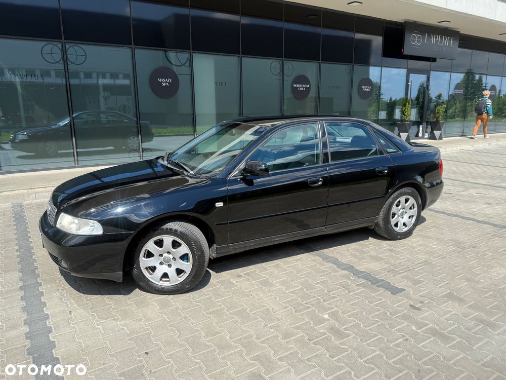 Audi A4 Limousine - 4