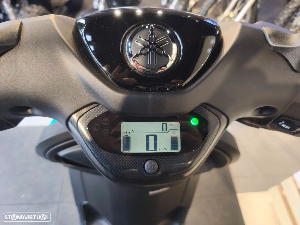 Yamaha NEOs - 8