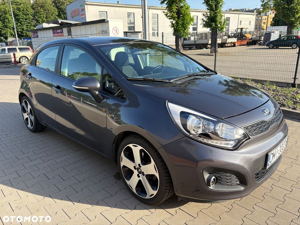 Kia Rio 1.2 L - 2