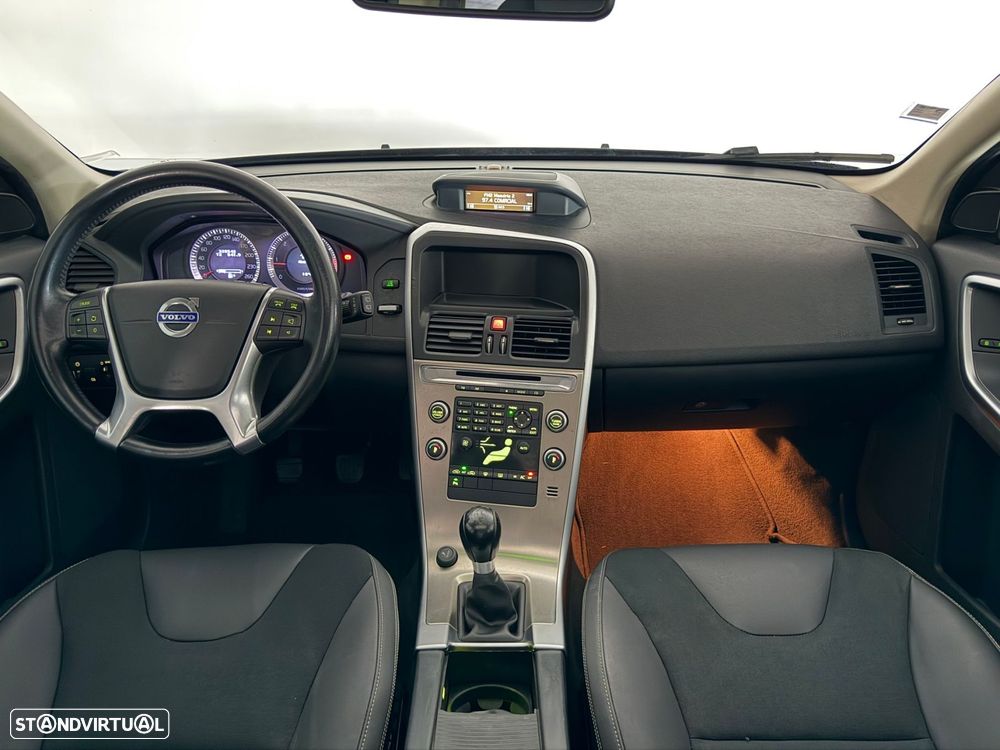 Volvo XC 60 2.0 D3 Drive Momentum - 18