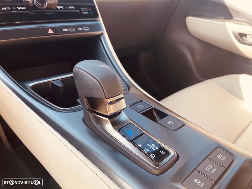 Lexus LBX Elegant - 37