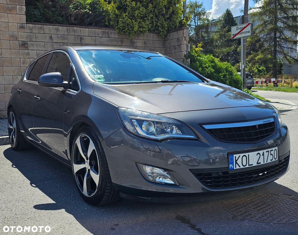 Opel Astra 1.6 T Cosmo - 2