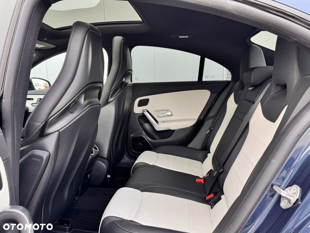 Mercedes-Benz CLA AMG 35 4-Matic 7G-DCT - 17