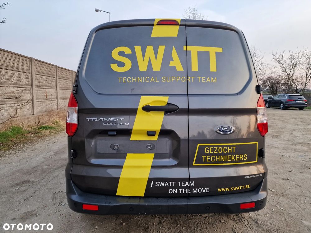 Ford Transit Courier - 18