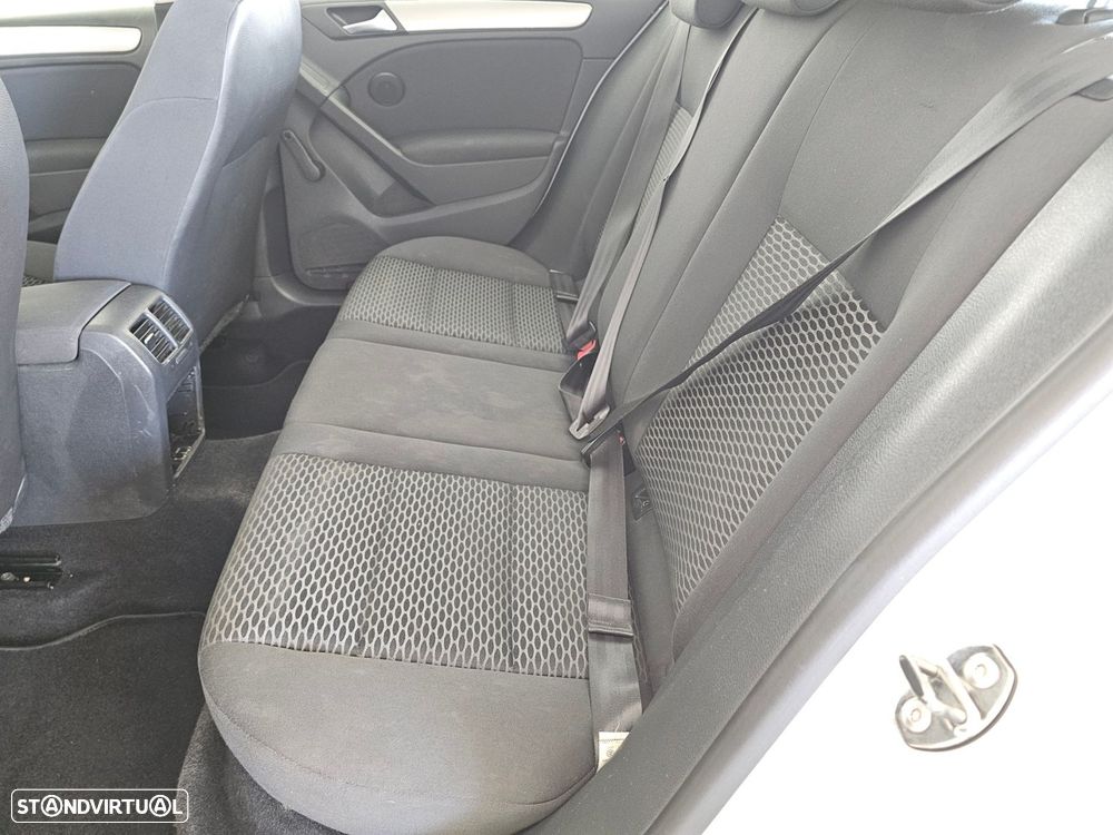 VW Golf 1.6 TDi DPF BlueMotion Comfortline - 12
