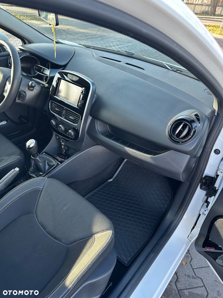 Renault Clio - 10