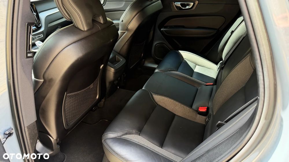 Volvo XC 60 B4 D Ultimate Dark - 20