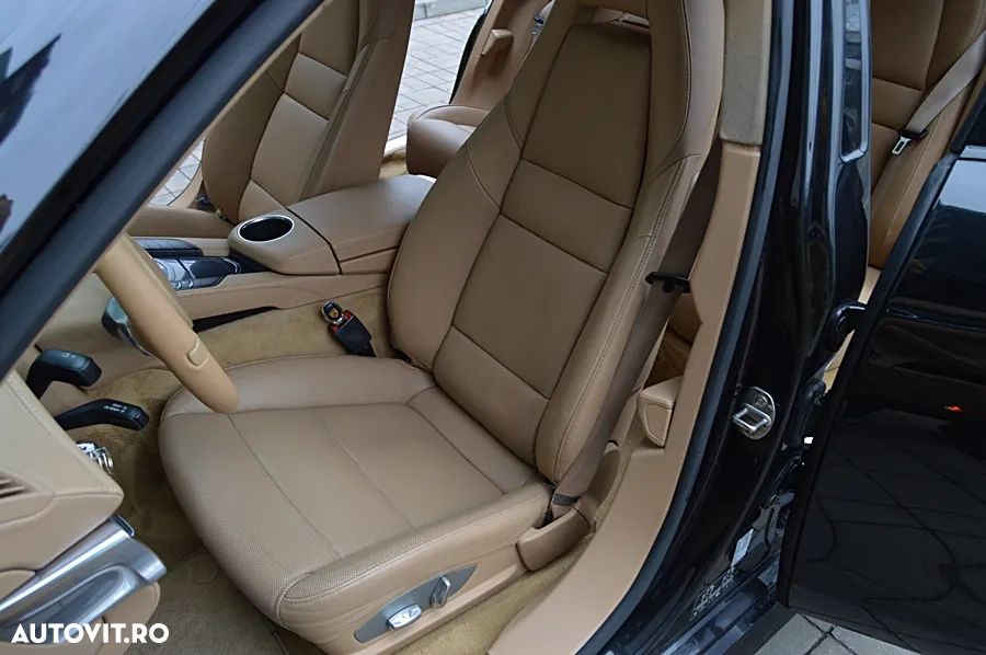 Porsche Panamera 3.0 Tiptronic S - 35