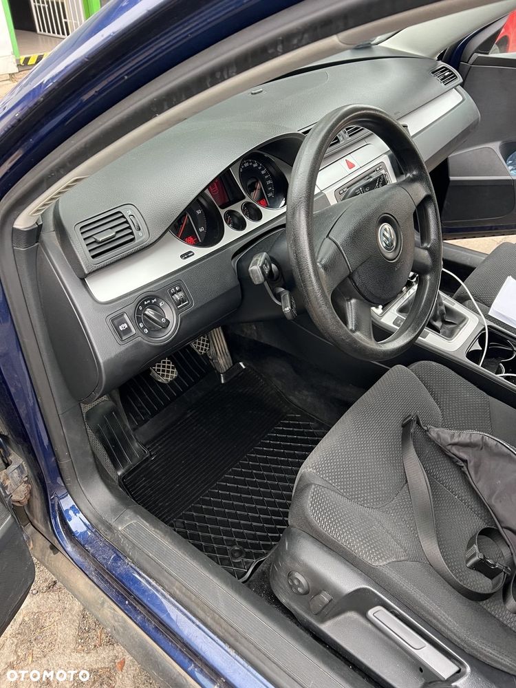 Volkswagen Passat 2.0 TDI Comfortline - 12