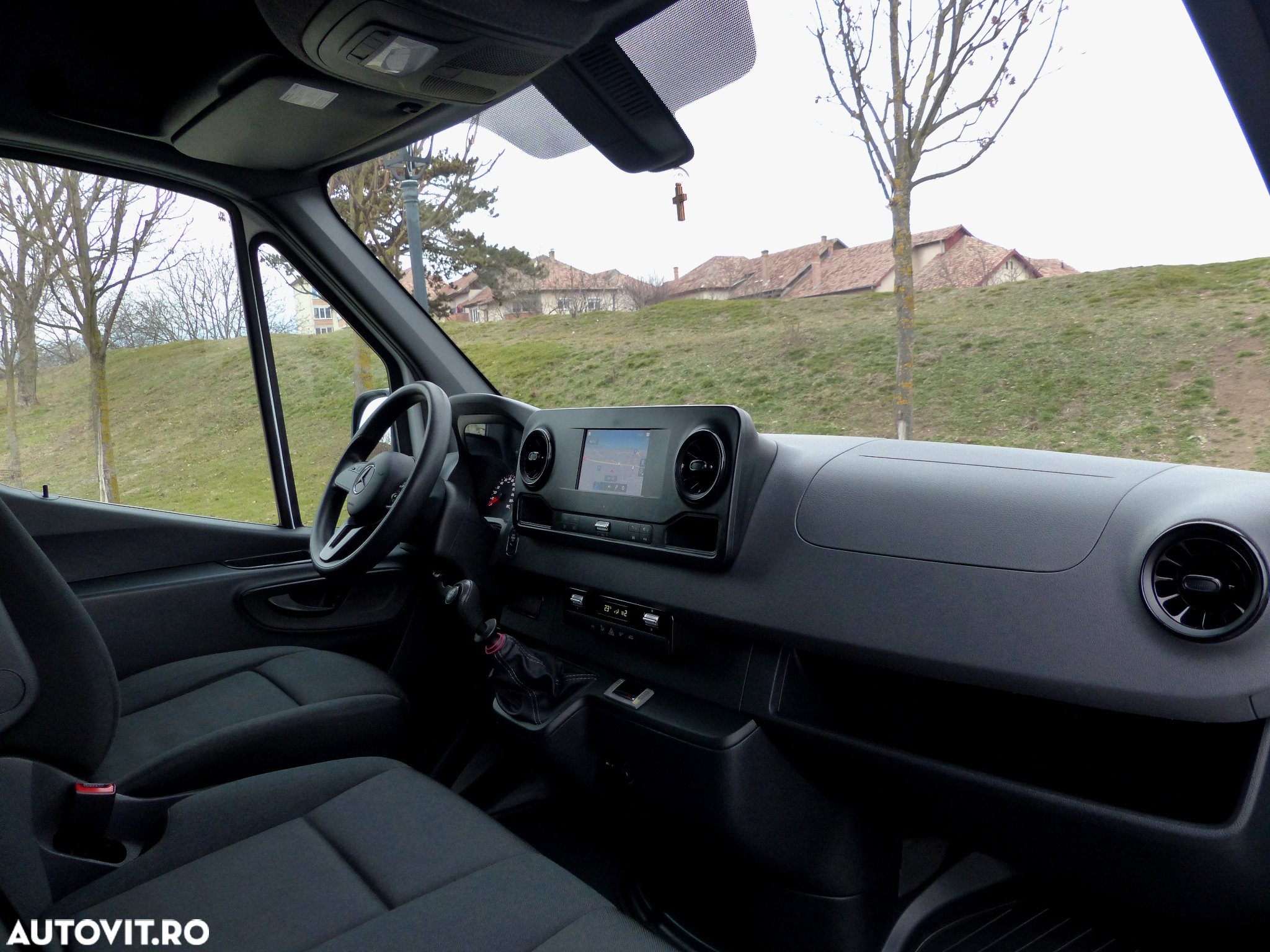 Mercedes-Benz Sprinter - 12