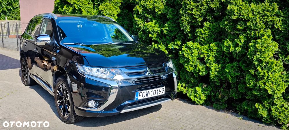 Mitsubishi Outlander Instyle NAVI + - 1