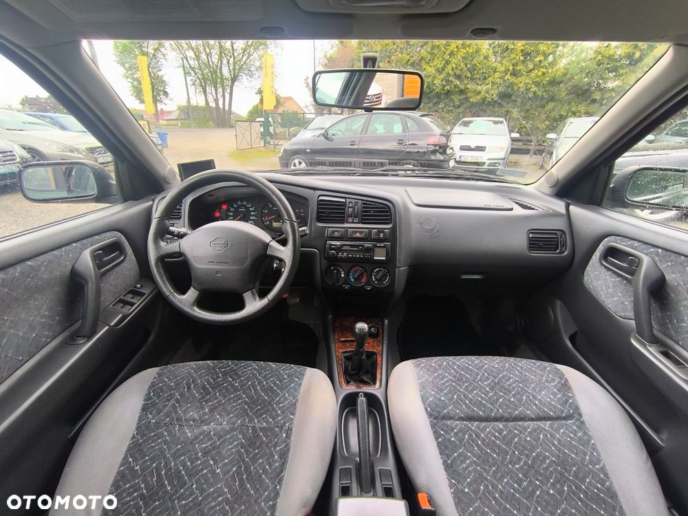 Nissan Primera 1.6 Motion - 2